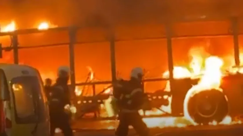 İsviçre'de Otobüs Yangını Çok Sayıda Can Aldı, Kasıt Şüphesi Gündemde