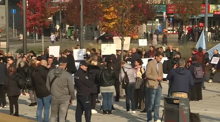 Sırbistan'da 'Değişim İçin Kadınlar' grubu kadın cinayetini protesto edeceğini bildirdi