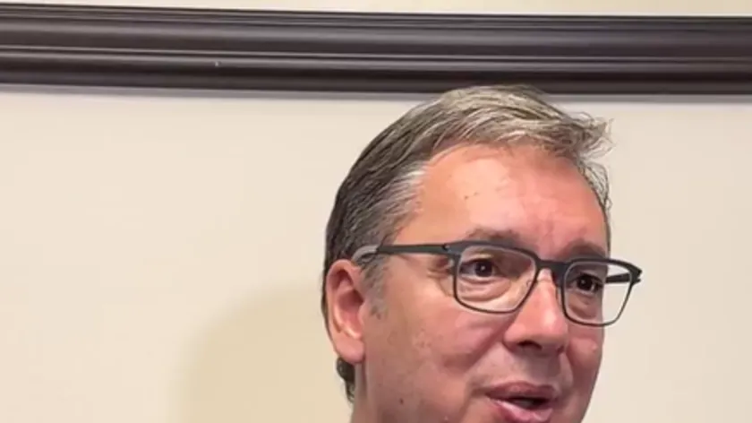 İstifa eden Vučić, sosyal medyada canlı yayında vatandaşların sorularını yanıtlıyor