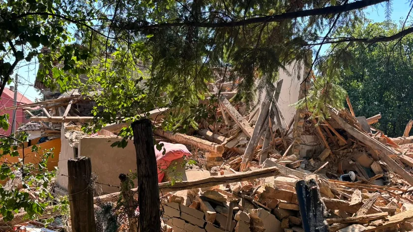 Sırbistan'da bir evde meydana gelen patlama sonucunda bir kişi hayatını kaybetti.