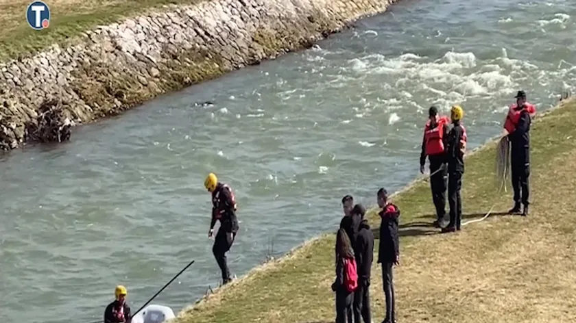 Sırbistan'ın Niş Şehrinde Yaşlı Kadın Nişava Nehrinden Kahramanlarca Kurtarıldı