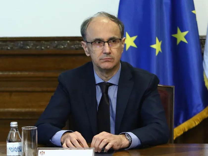 Başbakan Đuro Macut'un özel pratikte çalışmasına izin verildi