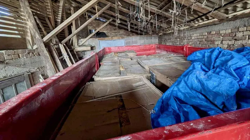 Sırbistan Sremska Mitrovica'da kaçak tütün depolayan kadın ülkenin bütçesini zarara uğrattı