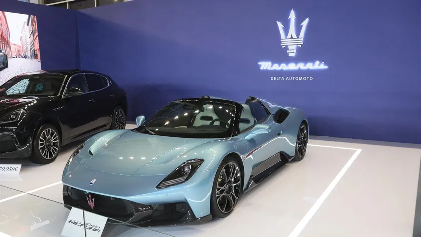 Maserati MC20 Cielo Otomobil Fuarı'nın en pahalı ve gözde modellerinden biri olarak öne çıktı