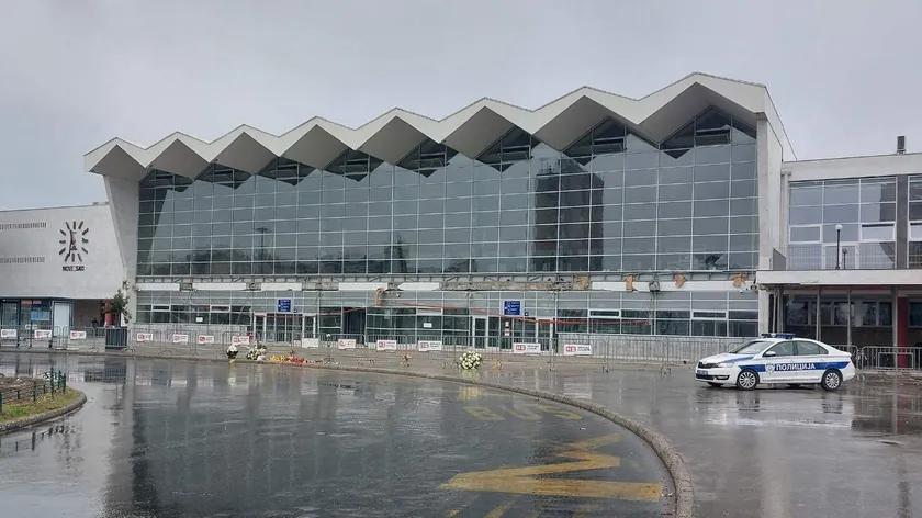 Novi Sad Tren Garı Çökmesinde Hayatını Kaybedenler İçin Anıt Yarışması Başladı