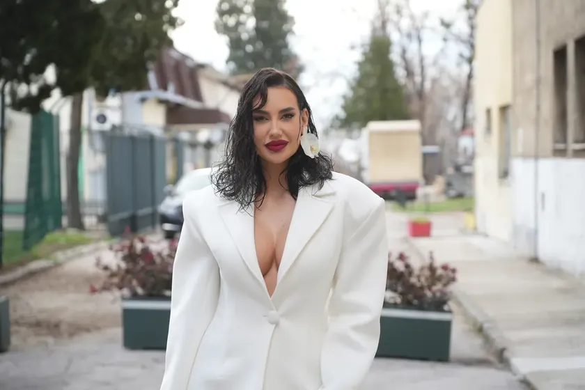 Sırbistanlı Şarkıcı Katarina Grujić'in Komşuları Özel Hayatını Açıkladı