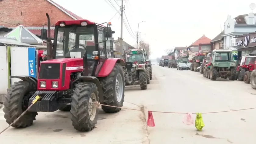 Sırbistan genelindeki çiftçi protestolarında katılımcıya öldürülme tehdidi yöneltildi.