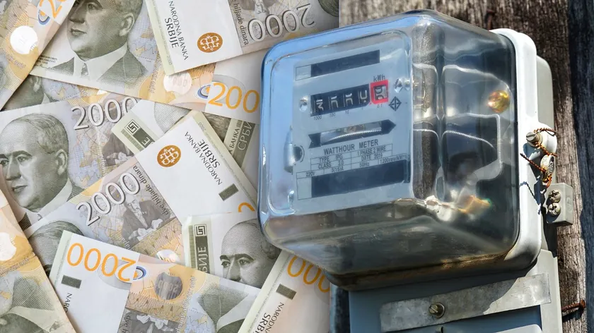 Sırbistan'da aşırı sıcaklıklar ve düşük su seviyesi nedeniyle enerji tüketimini azaltılması çağrısı yapıldı.
