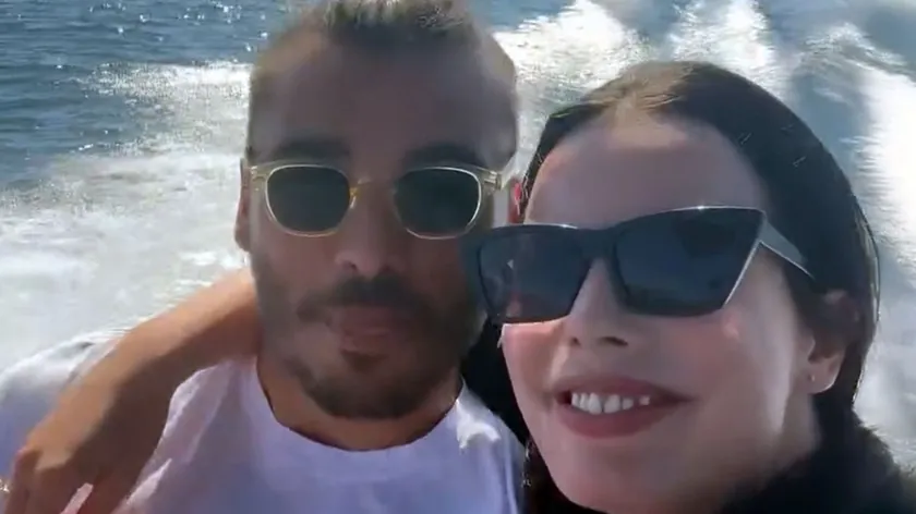 Sırp aktris Teodora Bjelica, eşi Karlo Muhar ile birlikte tatil keyfi yaşıyor.