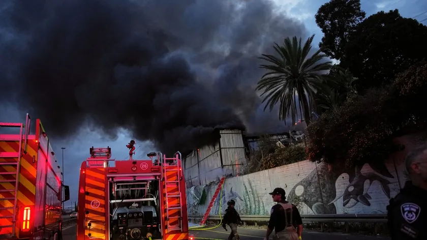 Orta Doğu’da Füze Sağanağı: İran’dan "Gerçek Vaat 4" Operasyonu! İlk Kez "Seccil" Füzeleri Sahneye Çıktı