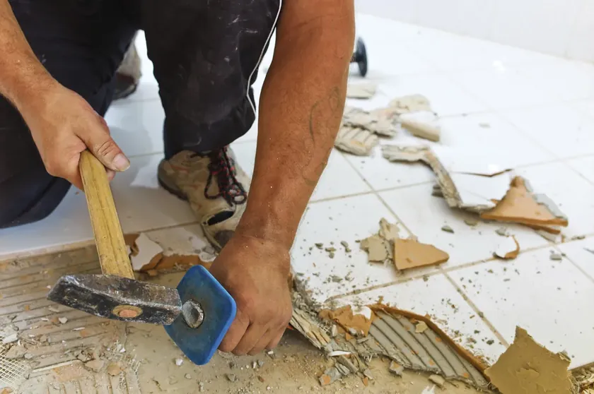 Mikrocement, klasik seramik karo'lara alternatif olarak giderek daha popüler hale geliyor.