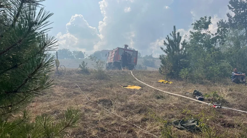 Çačka'da büyük bir orman yangını çıktı Yangın evlere çok yakındı!