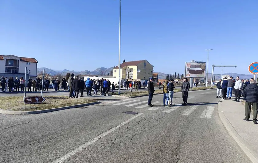 Blokajlı Aerodromu Podgorica Yönündeki Kılavuz Kavşak
