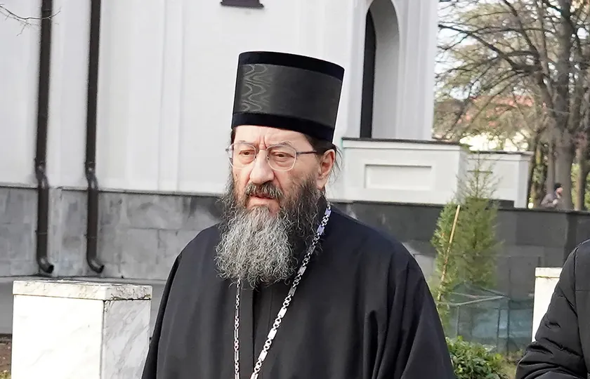 Sırp Kilisesi Žiča Metropoliti Justin'i görevden uzaklaştırdı, soruşturma başlattı