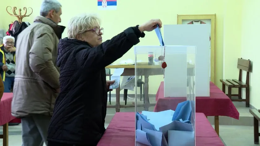 Sırbistan'da Yüksek Katılımlı Yerel Seçimlerde İktidar Koalisyonu On Bölgede Başarılı Oldu