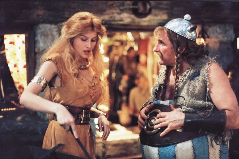 Fransız Süpermodel Letitia Casta'nın Çocukluğundan Kariyer Zirvesine Uzanan Yaşamı