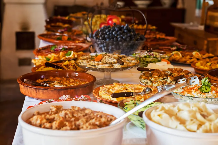 Sırbistan'ın en zor yemekleri arasında pihtije ve sarma bulunuyor