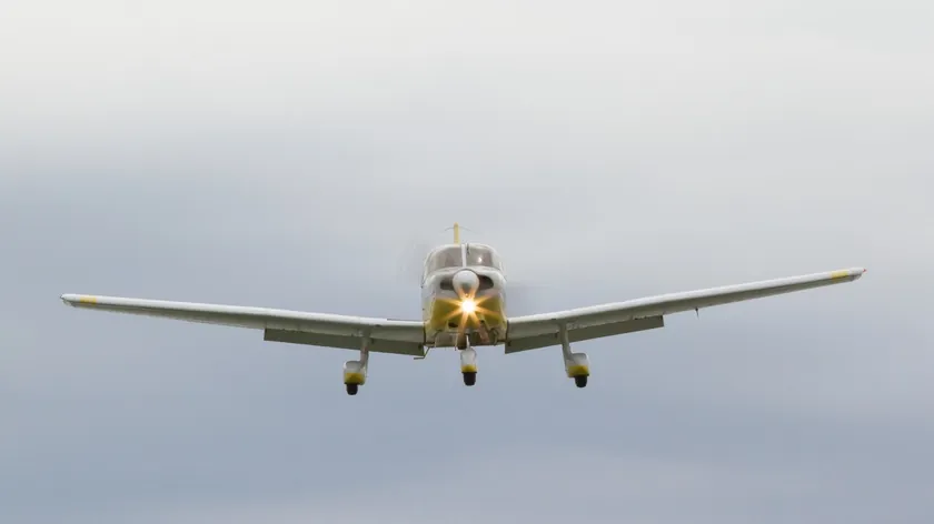 Hırvatistan'da küçük uçak acil iniş yaptı tüm acil servisler olay yerinde