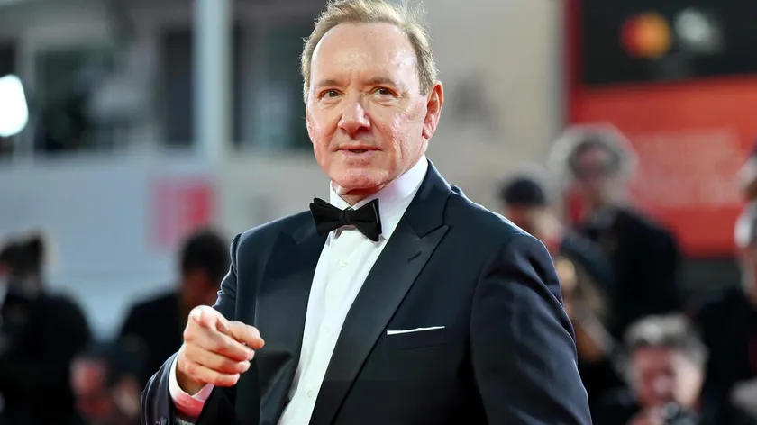 Amerikalı Oyuncu Kevin Spacey Britanya'daki Cinsel Saldırı Davaları İçin Gizli Anlaşma Yaptı