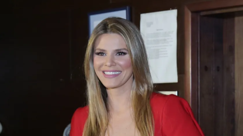 Modna Yunanistanlı Melina Džinović'in Eğitimi Hakkında Bilgiler
