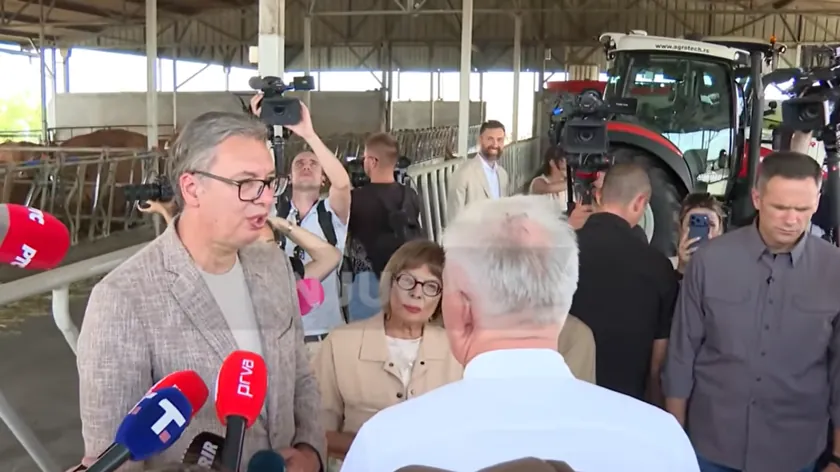 Sırbistan Cumhurbaşkanı Aleksandar Vučić, vatandaşlara ve ekonomiye yönelik yeni yatırımlar hakkında bilgi verdi! Emekliler için 35.000 dinara kadar tek seferlik ödeme yapılacak, pensionler artırılacak, devlet yeni iş yerleri yaratmak için de yatırım yapacak Cumhurbaşkanı Çoka'da