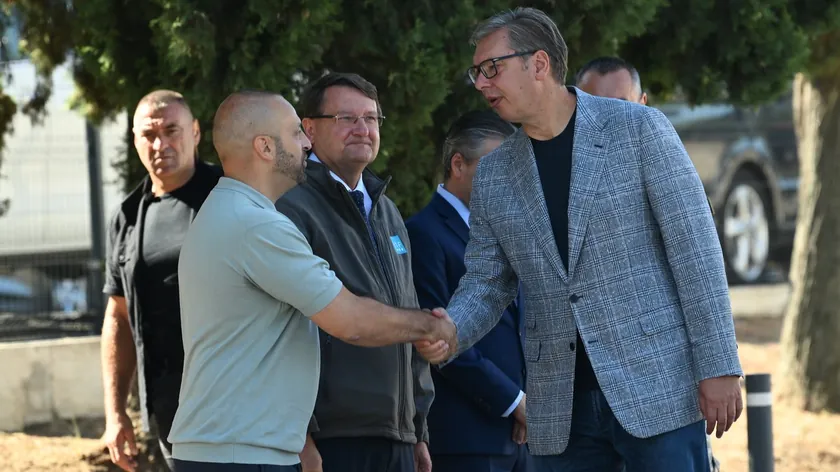 Sırbistan Cumhurbaşkanı Aleksandar Vučić, Sırbistan'ın Razminörleme Merkezi'ni ziyaret etti.
