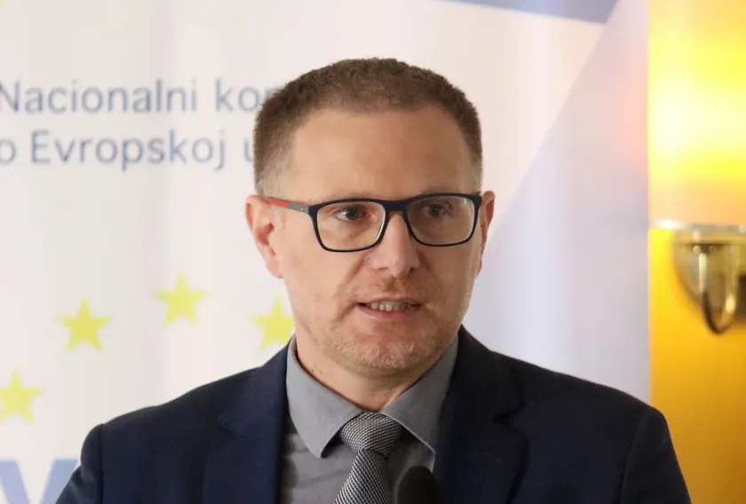 AB Dergâsının Sırbistan'daki Temsilcisi Andreas fon Bekerat, parlamento seçimleri öncesinde Avrupa Birliği'nin (AB) seçimlerdeki hilelere tahammül etmeyeceğini belirtti.