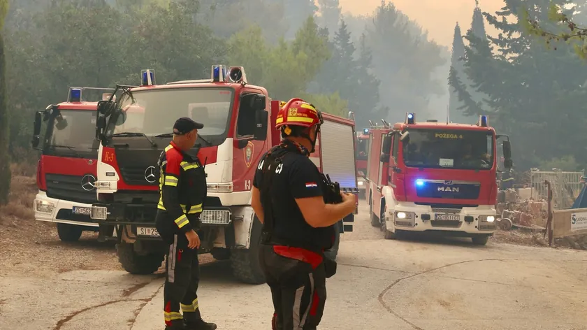 Braçta yangınında 76 yaşındaki kadın ağır yaralandı.