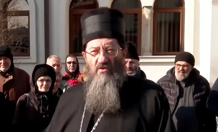 SSP Genel Başkanı Đilas: Žiča Piskoposu Justin Sırbistan'da siyasi zulmün kurbanı