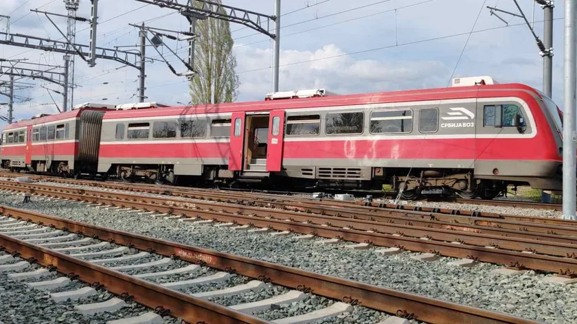 Sırbistan Subotica yakınlarında yolcu treni raydan çıktı olayda yaralı yok