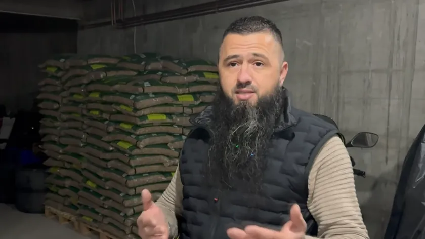 Sırbistan'da Novi Pazar'dan İnsani Yardım Gönüllüsü Komşusuna Ev Yaptırıyor