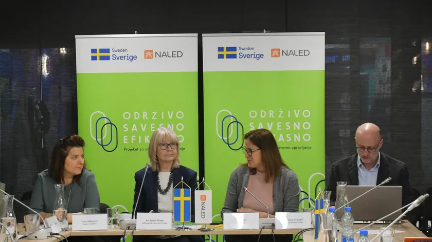 Sırbistan'da kamu alımları sistemi memnuniyeti düşerken yolsuzluk riski vurgulandı.