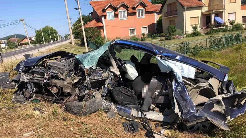 Sırbistan Trstenik yakınlarındaki kazada anne öldü, çocukları yaralandı