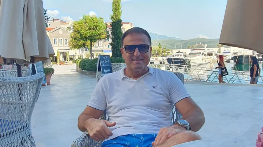 Sırp şarkıcısı Goran Vukošić, tatil fiyatlarındaki artışa, vatandaşların tatil için kredi çekmesine ve kendi finansal durumuna değindi.