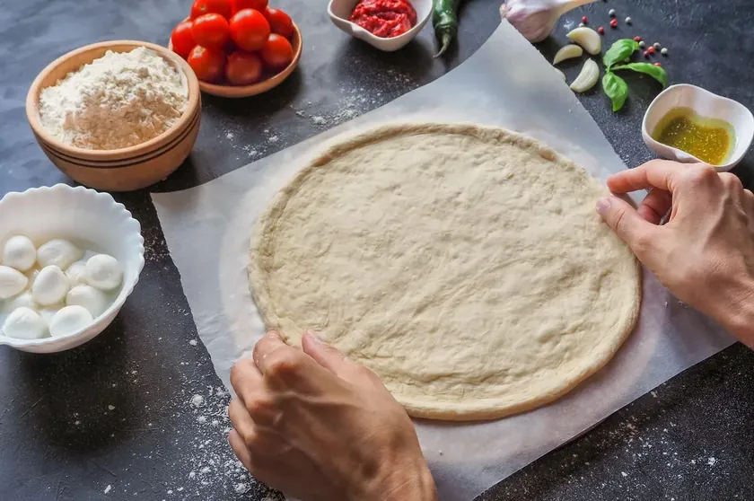 Sırbistan Mayasız Pizza Hamuru Yapımı Hızlı ve Lezzetli Sonuçlar Veriyor