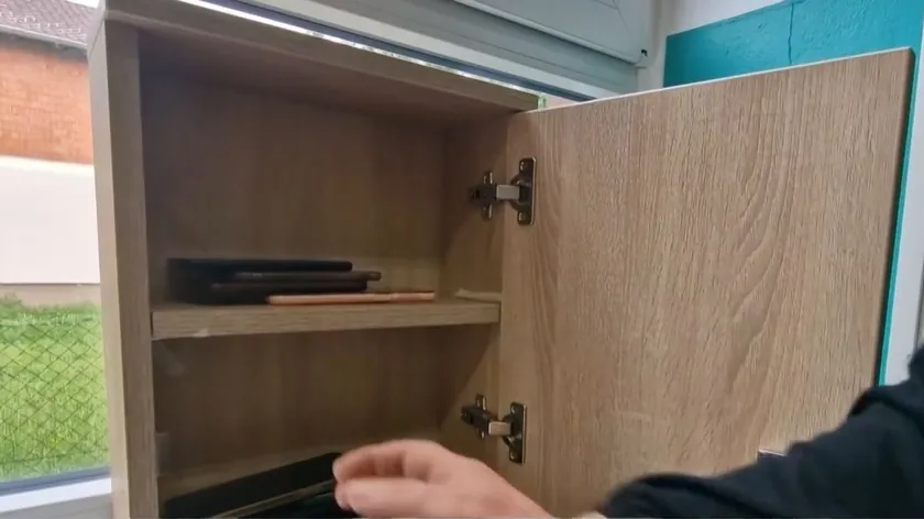 Sırbistan'da Okullarda Cep Telefonu Yasağı Tasarısı İçin Kapsamlı İstişareler Başladı