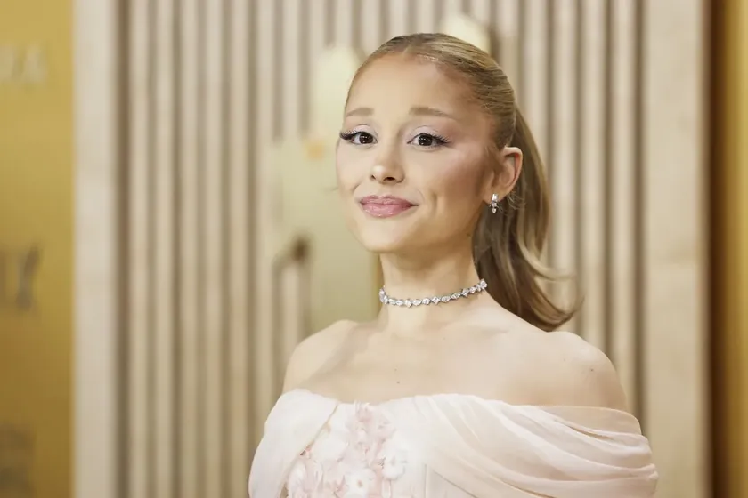 Arijana Grande sahne aktivitesinden uzaklaşmaya karar verdi.