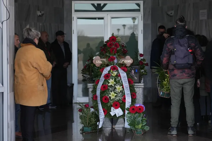 Sırbistanlı Efsanevi Şarkıcı Beti Đorđević Oğlunun Yanına Defnedildi