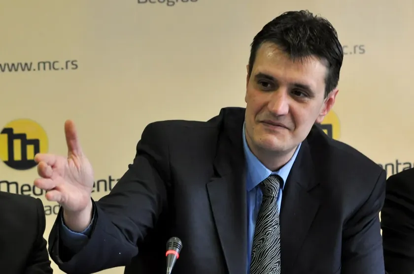 Sırp avukat Vladimir Cvijan'ın ölümünün ardından Ustavobranitelji grubu adavokatları Vrhovnu Kamu Tuğilaştırmasını kontrol altına alma talebiyle başvurdu.