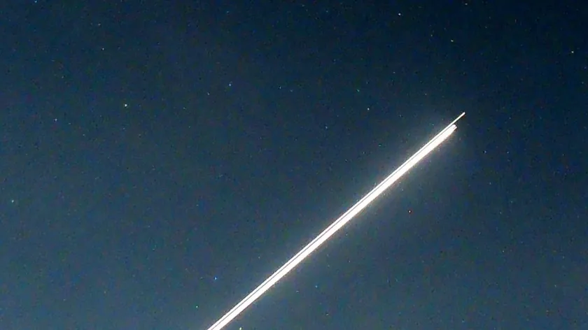 ABD Cleveland semalarında 7 tonluk meteor parçalanarak bölge sakinlerinde paniğe yol açtı