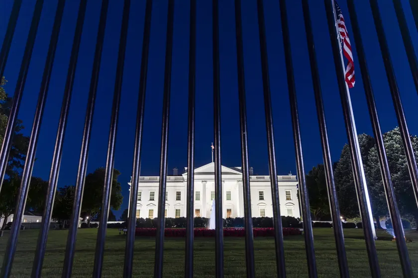 Tramp'ın Beyaz Saray'daki gizli yenileme projesi: Eski sığınak kaldırıldı, yeni "gizli" kompleks inşa ediliyor