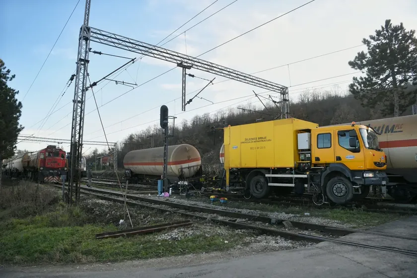 Sırbistan'da bir tren istasyonunda elektrik çarpması sonucu Pakistanlı göçmen yaralandı.