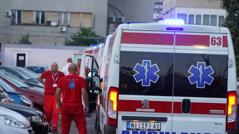 Beograd'da u yollarlarda bir dizi olay yaşandı, yaralılar var Acil yardım dinamik olarak çalıştı.