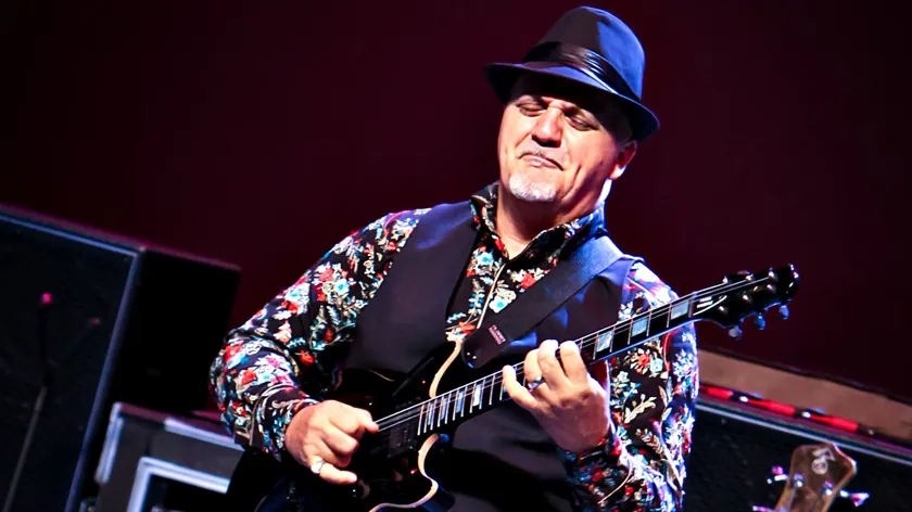 Grammy Ödüllü Gitar Virtüözü Frank Gambale, 2 Nisan'da Belgrad'da Konser Verecek