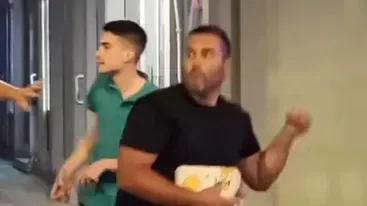 Sırpistan'da yapılan genel seçimler için Sırp İlerleme Partisi (SNS) tarafından sunulan listede, vatandaşları yumurtalarla hedef alan iki isim yer alıyor.
