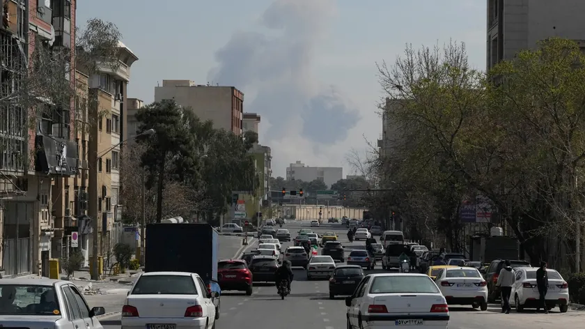 İran'da Yaptırımlar Altında Yaşam: Gıda, Yakıt ve Ortalama Maaş Durumu