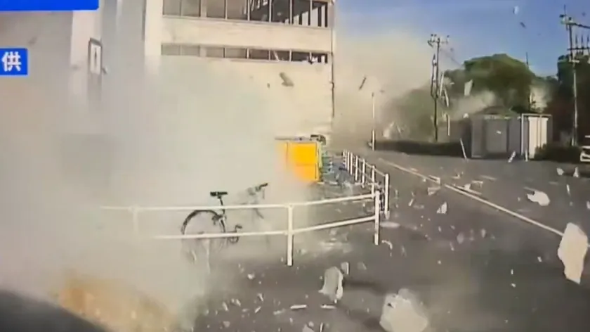 Japonya'da meydana gelen yıkıcı deprem sonrası kurtarma çalışmaları hızla devam ediyor.