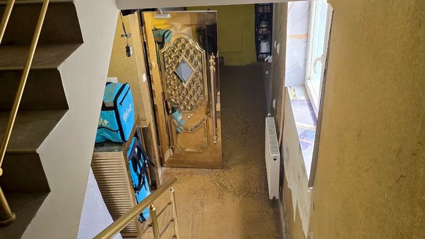 Sırbistan polisi bir hostelde şok edici bir sahne buldu.