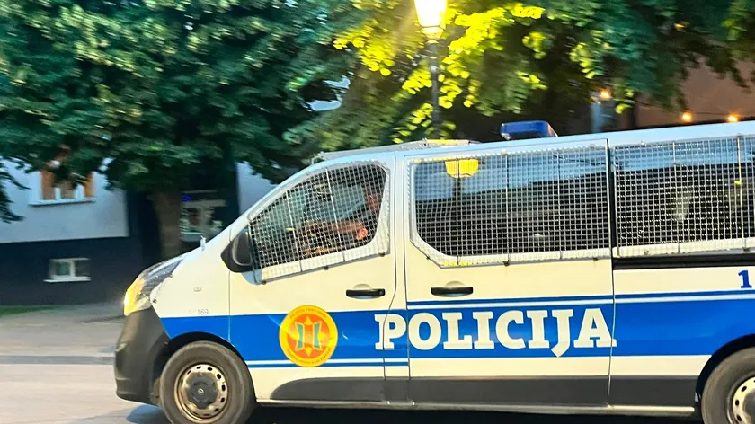 Podgoricada büyük bir polis operasyonu En az 50 kişi gözaltına alındı.