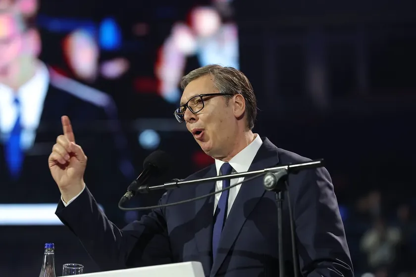 Sırbistan Cumhurbaşkanı Vučić, NATO saldırılarının uluslararası hukukun ihlaline yol açtığını belirtti.